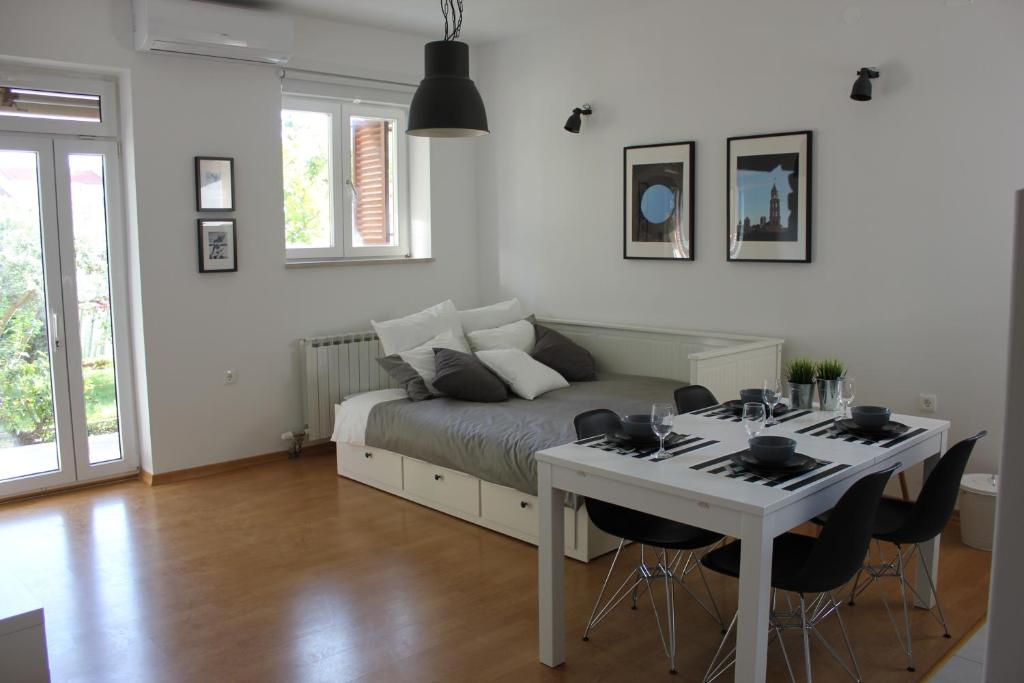 Posedenie v ubytovaní Smile & Enjoy Apartments