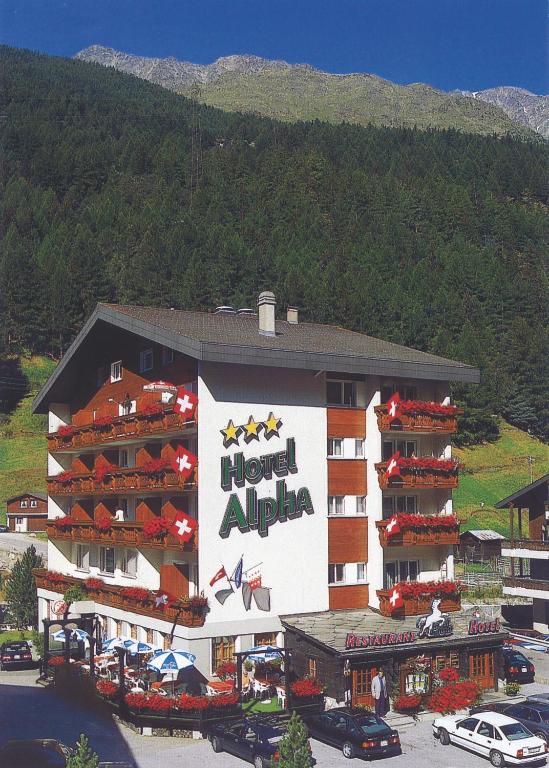 Nespecifikovaný výhled na hory nebo výhled na hory při pohledu z hotelu