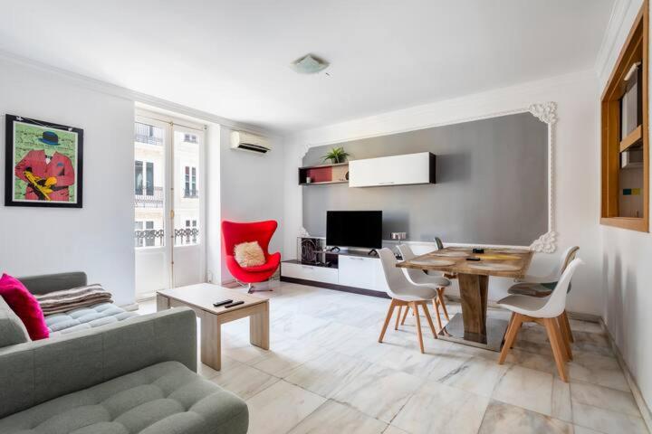 Super Flat 3 rooms 1 toilet Center wifi AC