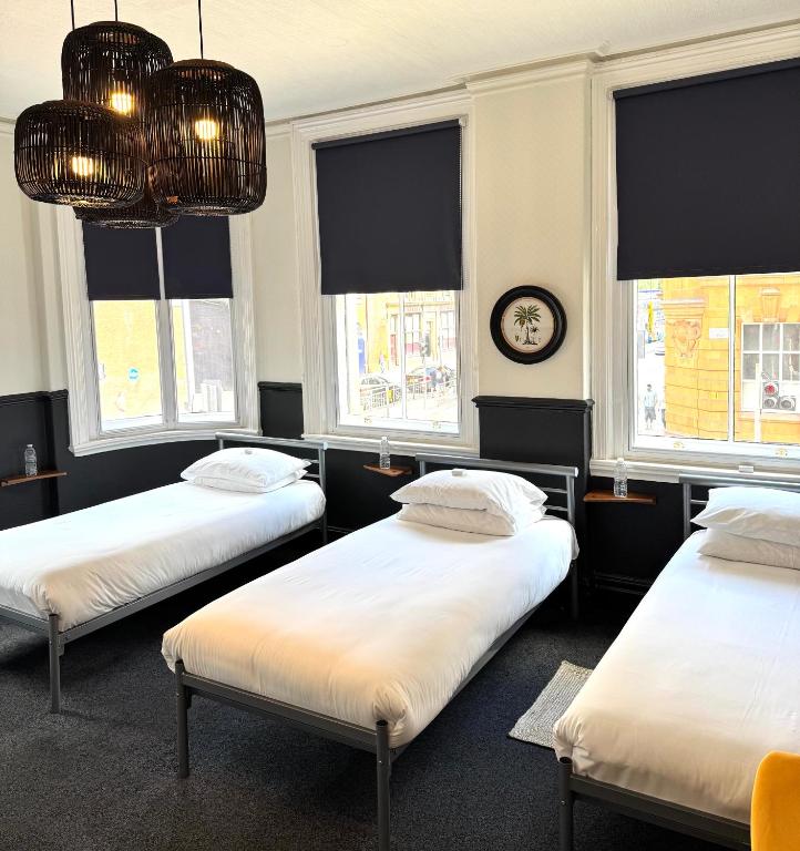 Piccadilly Central - Resim 2