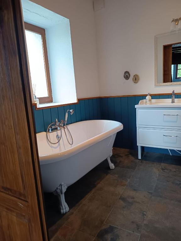 Domaine Le Verger Kleinschalige B&B met groot zwembad en buitenkeuken - Chambre Lit King-Size De Luxe