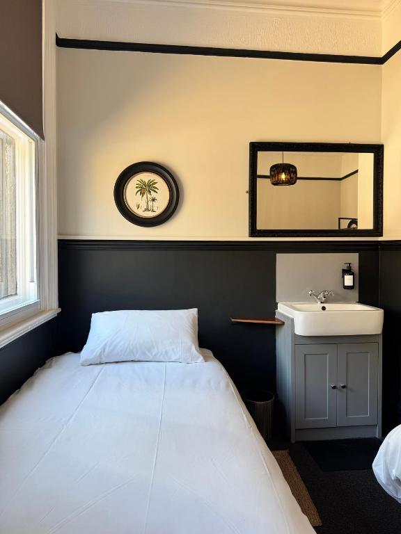 Piccadilly Central - Resim 26