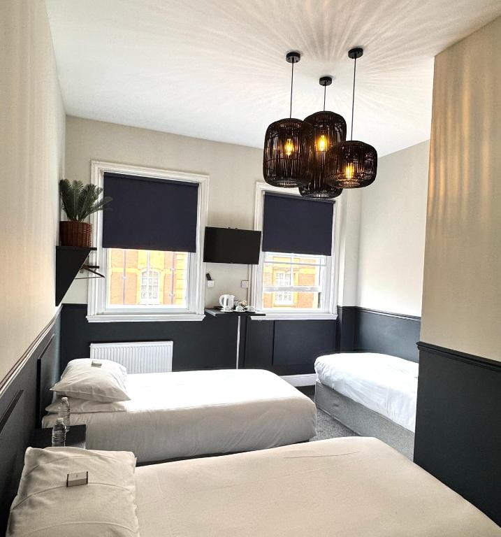 Piccadilly Central - Resim 13