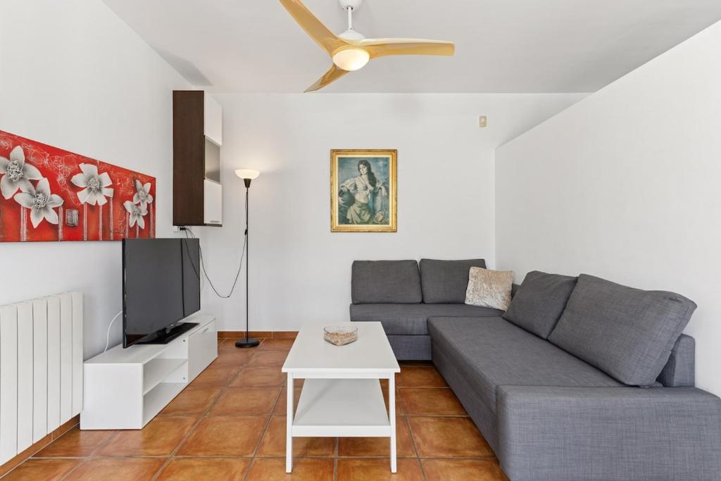 Charming studio apt with big Terrace