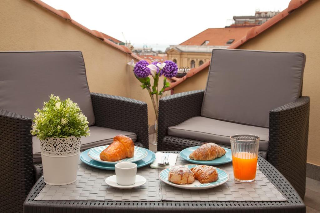 Caesar Napoli, Naples (updated prices 2024)