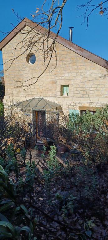 Budova, kde se prázdninový dům nachází