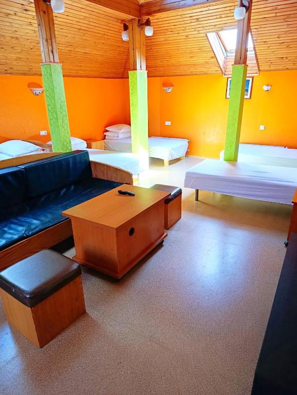 Urusel Hostel photo