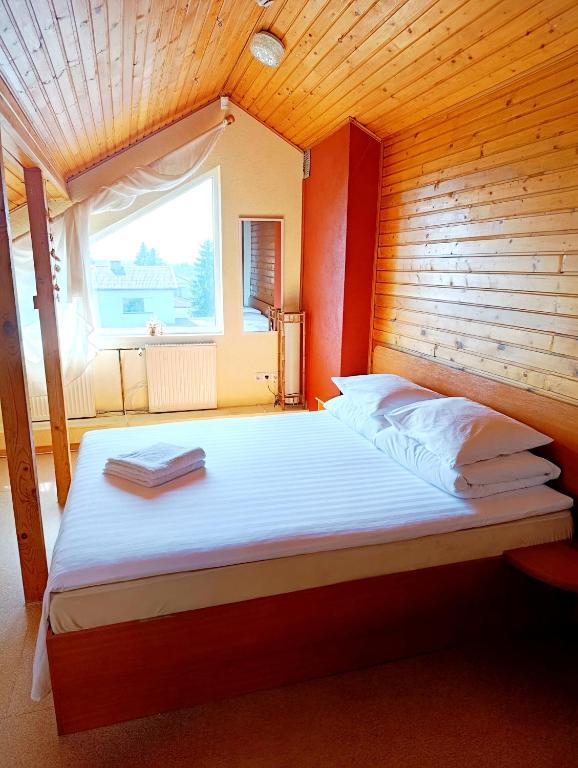 Urusel Hostel photo