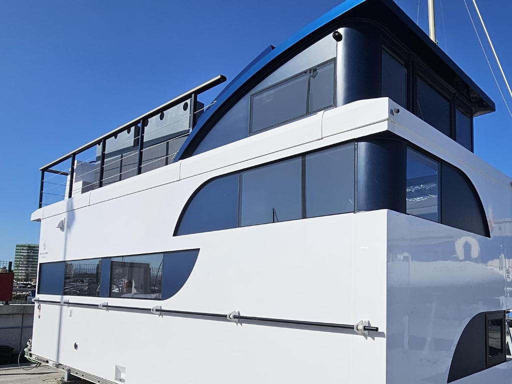 Boat Haus - Casas Flotantes frente a Gibraltar - Yate Con Vistas Al Mar