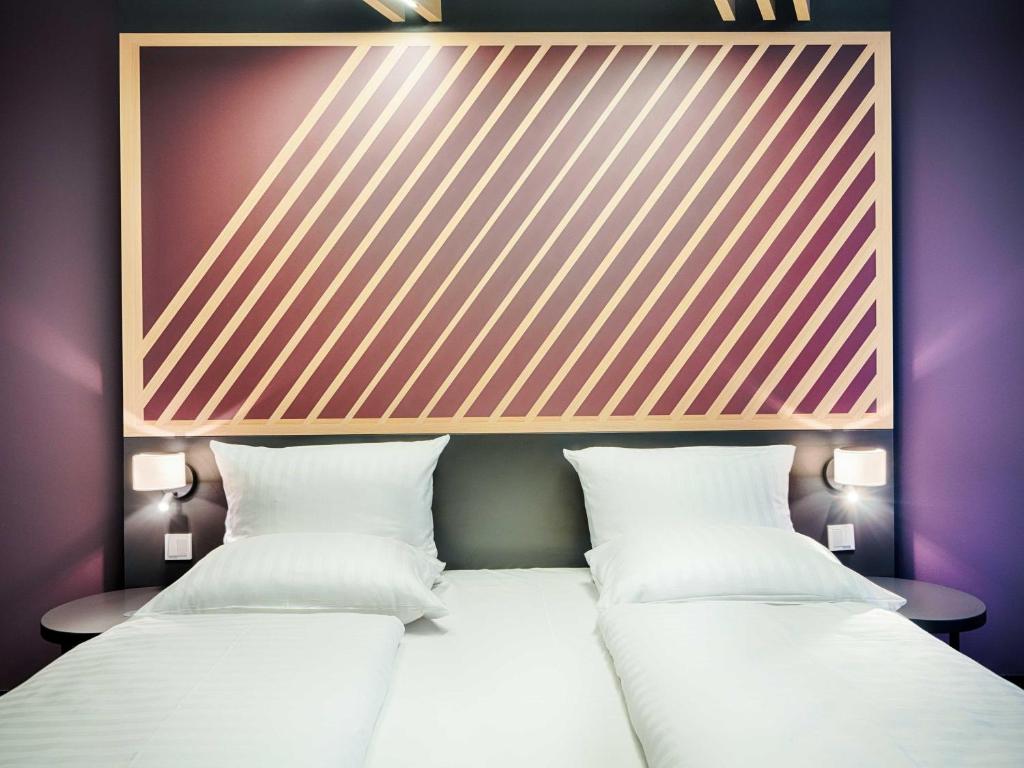 B&B HOTEL Frankfurt-Niederrad - Resim 16