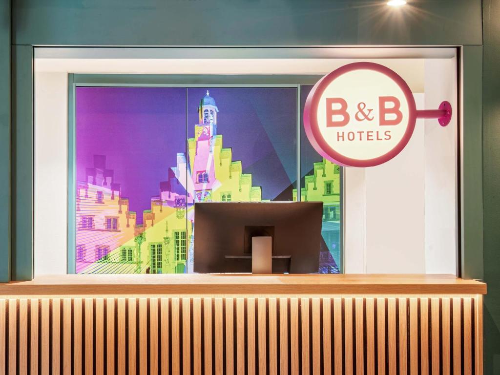 B&B HOTEL Frankfurt-Niederrad - Resim 14