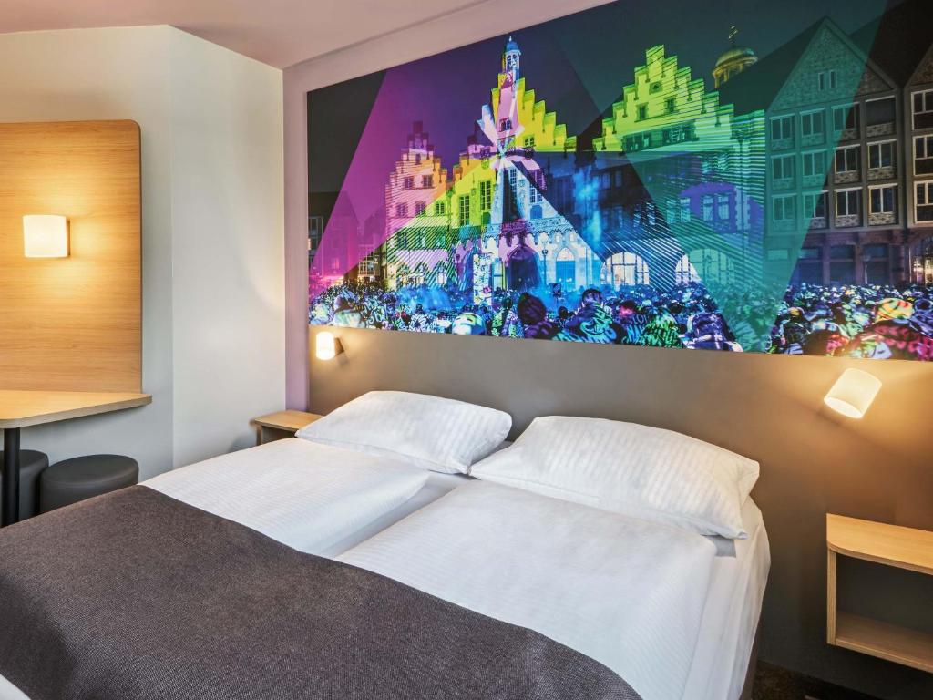 B&B HOTEL Frankfurt-Niederrad - Resim 6