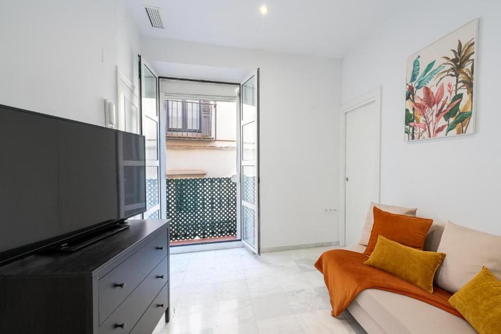 Private House Cathedral Terrace - 1