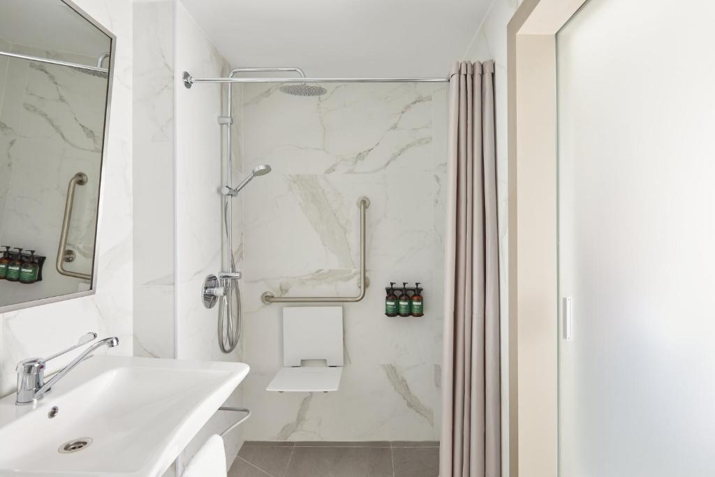 Crowne Plaza Madrid - Centre Retiro by IHG - Resim 13