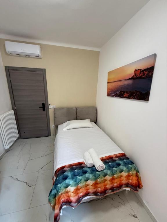 Luna Guest House - Single Room With Private External Bathroom