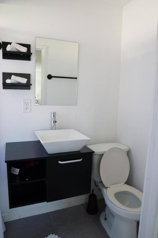 Mi Casa Es Tu Casa, Airport Suites photo