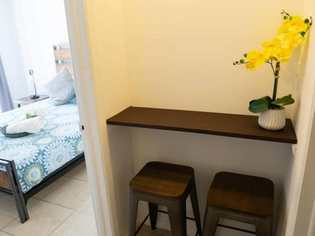 Mi Casa Es Tu Casa, Airport Suites photo