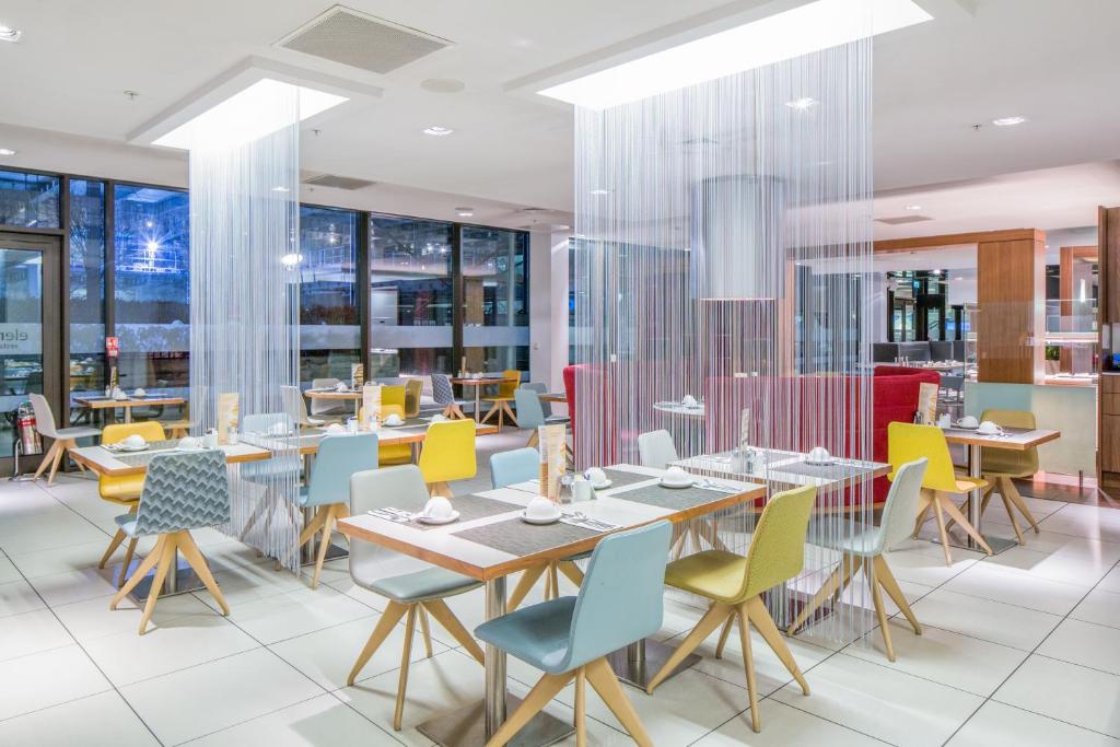 Novotel London Paddington photo
