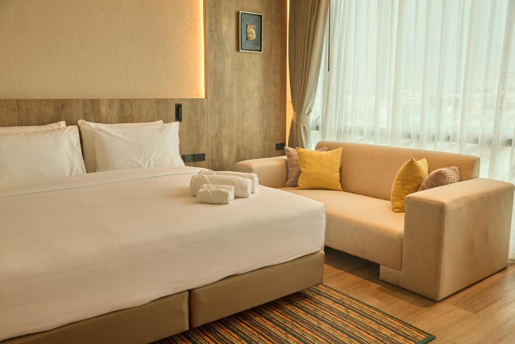Unya Hotel Ubon - โรงเเรมอัญญาอุบล - Suite Met Balkon