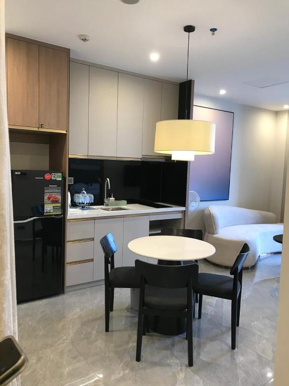 Căn hộ nghỉ dưỡng 2 ngủ ICON40 view biển, Ha Long (updated prices 2025)