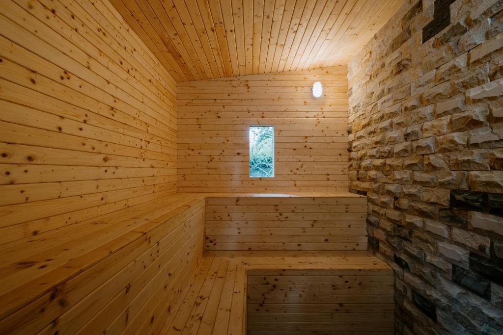 Burudika Bungalows - Villas, Sauna & Bath House - 6