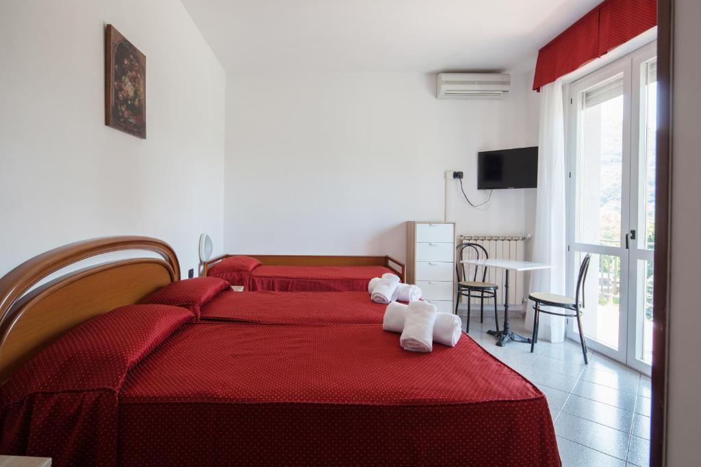 Hotel Nella - Dreibettzimmer
