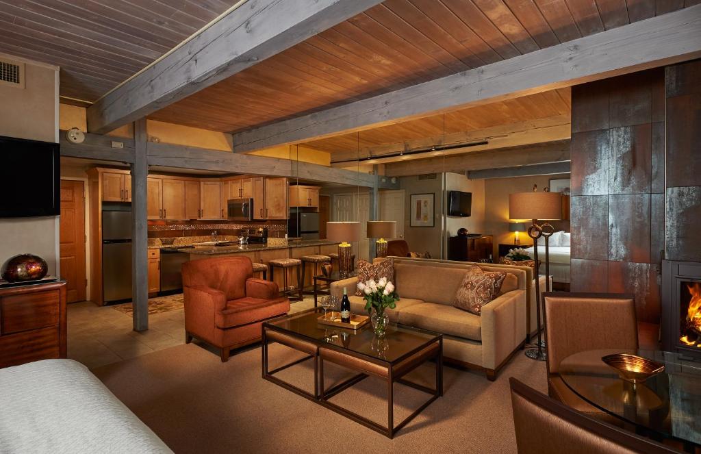 Aspen Square Condominium HotelHotel in Aspen photo