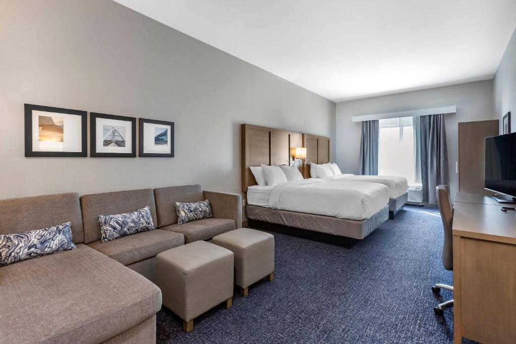 Comfort Suites Scottsdale Talking Stick Entertainment District photo