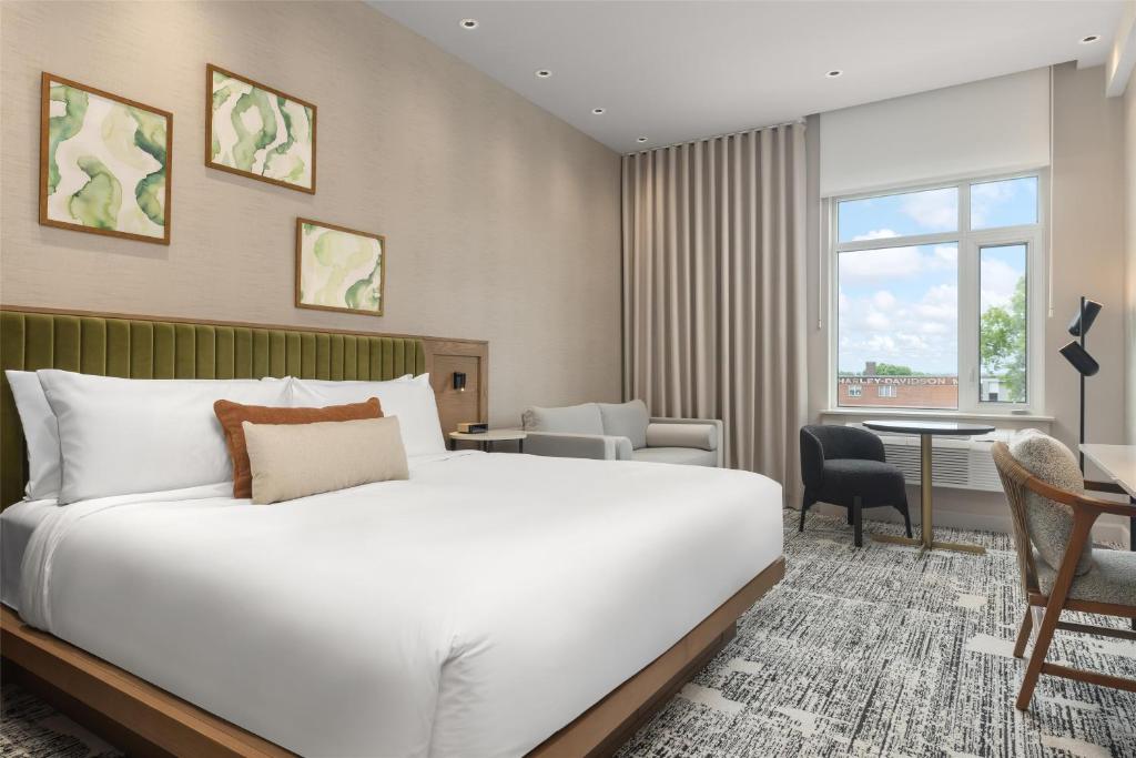 
King Room with Sofa Bed - Non-Smoking
