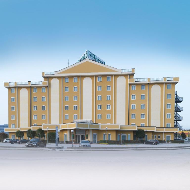 Fotografia z galérie ubytovania Piramidi Hotel v destinácii Torri di Quartesolo