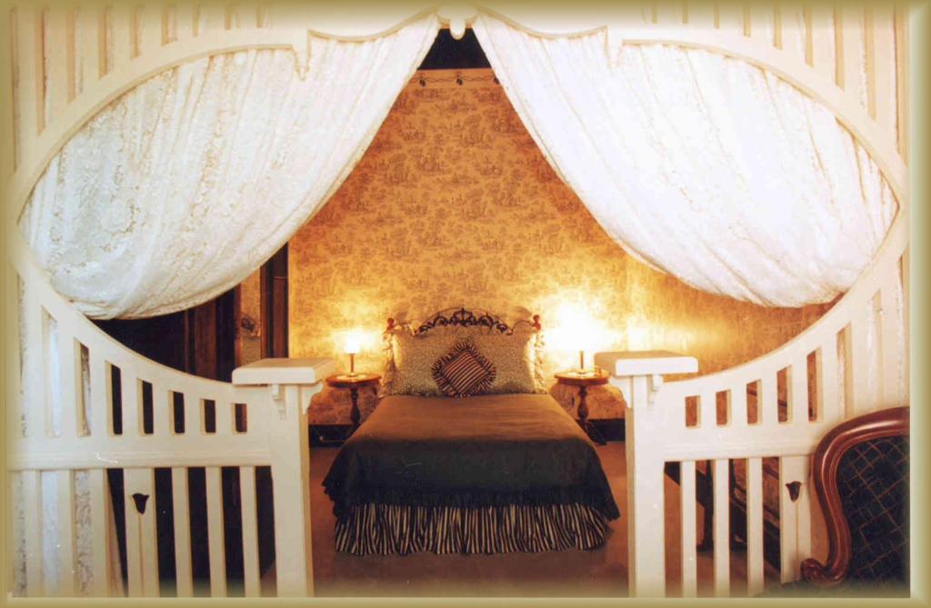 Postel nebo postele na pokoji v ubytování Ormiston House