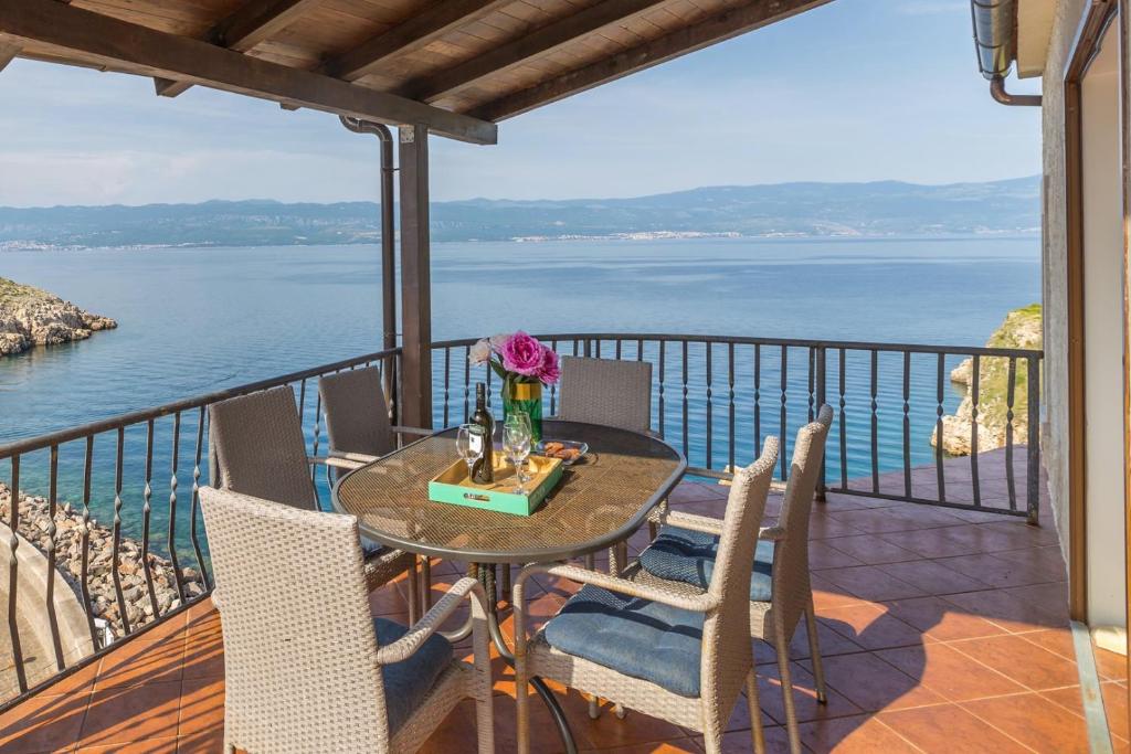 Gallery image of Villa BELLA MARE with stunning Sea Views in Vrbnik