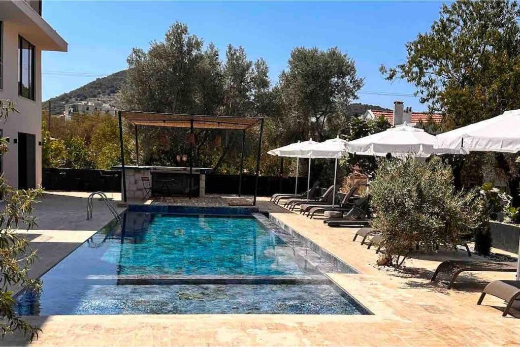 Bazén v ubytování Single Room One Bed Suit nebo v jeho okolí