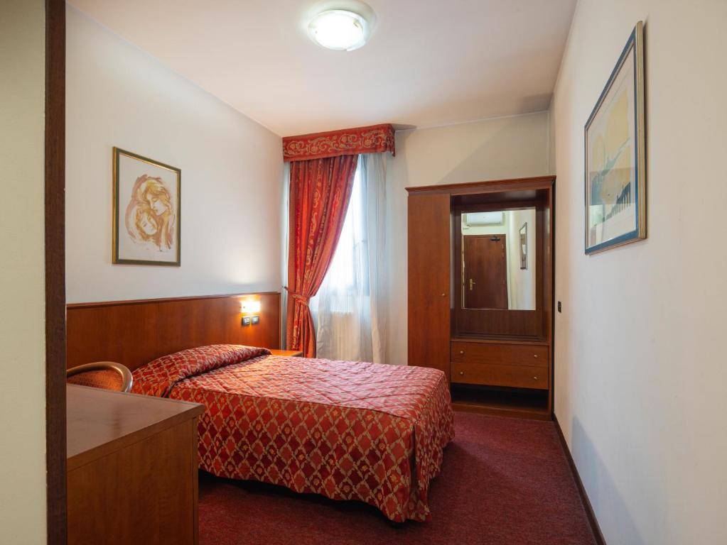 Hotel Cristallo - ラージシングルルーム