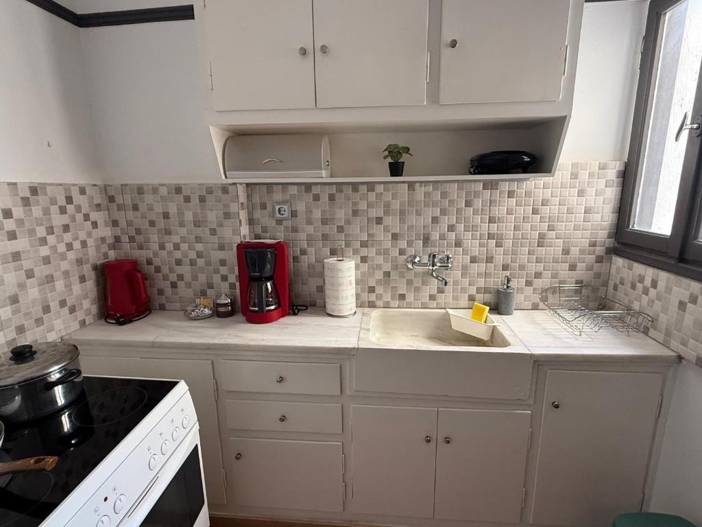 Above Apartments near the Airport - 10