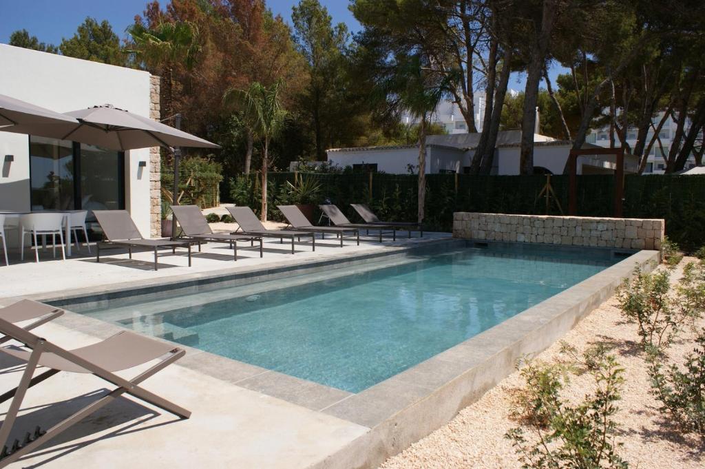 Bazén v ubytování Tranquil Haven in Santa Eulalia Villa, 1030 nebo v jeho okolí