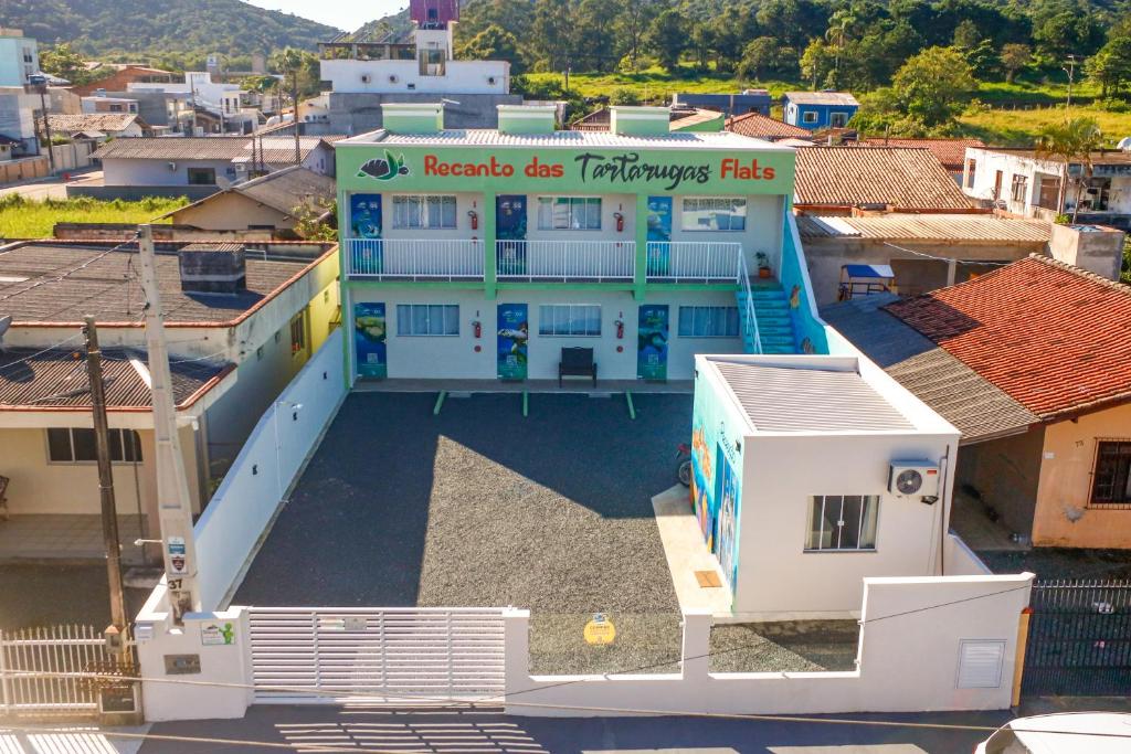 Bangunan di mana terletaknya aparthotel ini