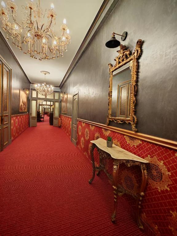 Noblesse Palace Old Town by NF - Resim 13