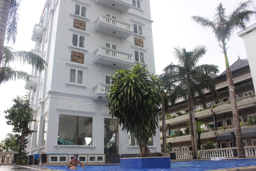 Bazén v ubytování HOANG THANH THUY BÀ RỊA - VŨNG TÀU HOTEl 3 nebo v jeho okolí