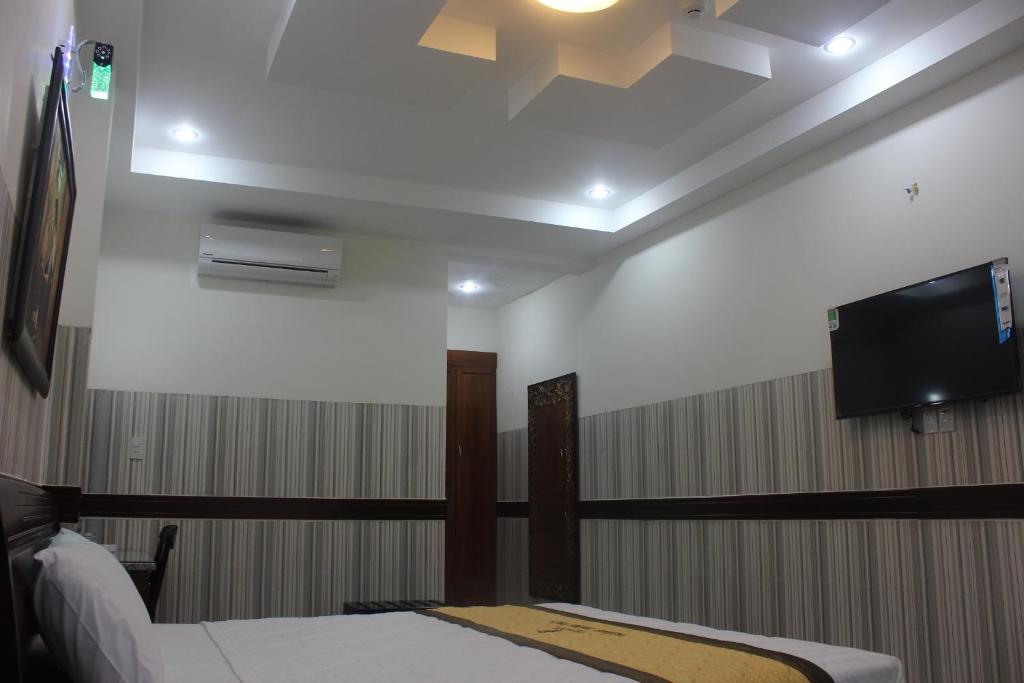 TV a/nebo společenská místnost v ubytování HOANG THANH THUY BÀ RỊA - VŨNG TÀU HOTEl 3