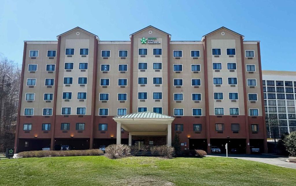 una representación del frente de un hotel en Extended Stay America Suites - White Plains - Elmsford, en Elmsford