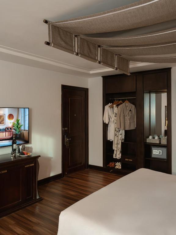 Odys Premium Double (Daily free Minibar & (1) time Afternoon Tea)