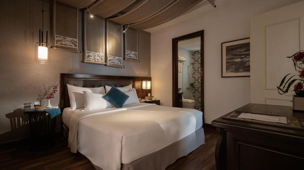 Superior Double Room No Window (Daily free Minibar & (1) time Afternoon Tea)