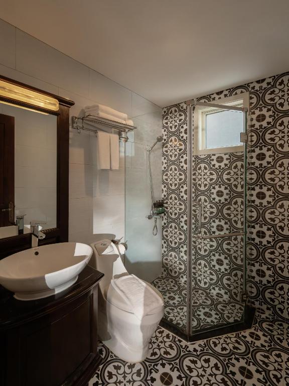 Superior Double Room No Window (Daily free Minibar & (1) time Afternoon Tea)