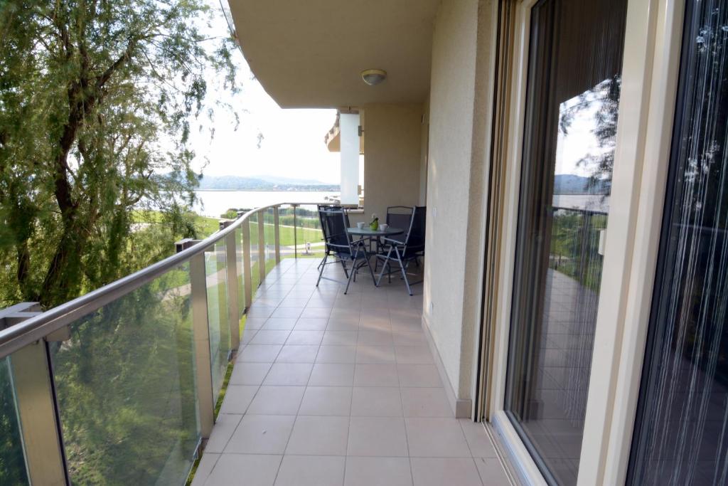 Balkón nebo terasa v ubytování Laura apartman Velence