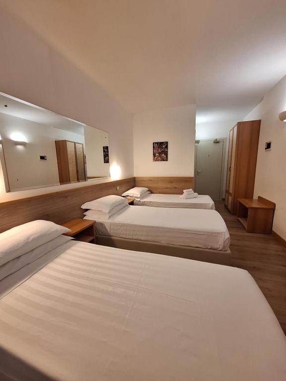 Hotel Tre Ville - Budget Triple Room