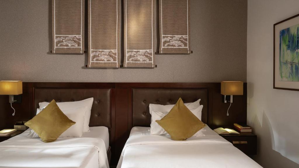 Superior Twin Room No Window (Daily free Minibar & (1) time Afternoon Tea)
