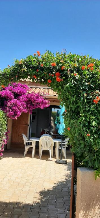 Κήπος έξω από το 43-2 LES MAISONS DU RIVAGE BLEU