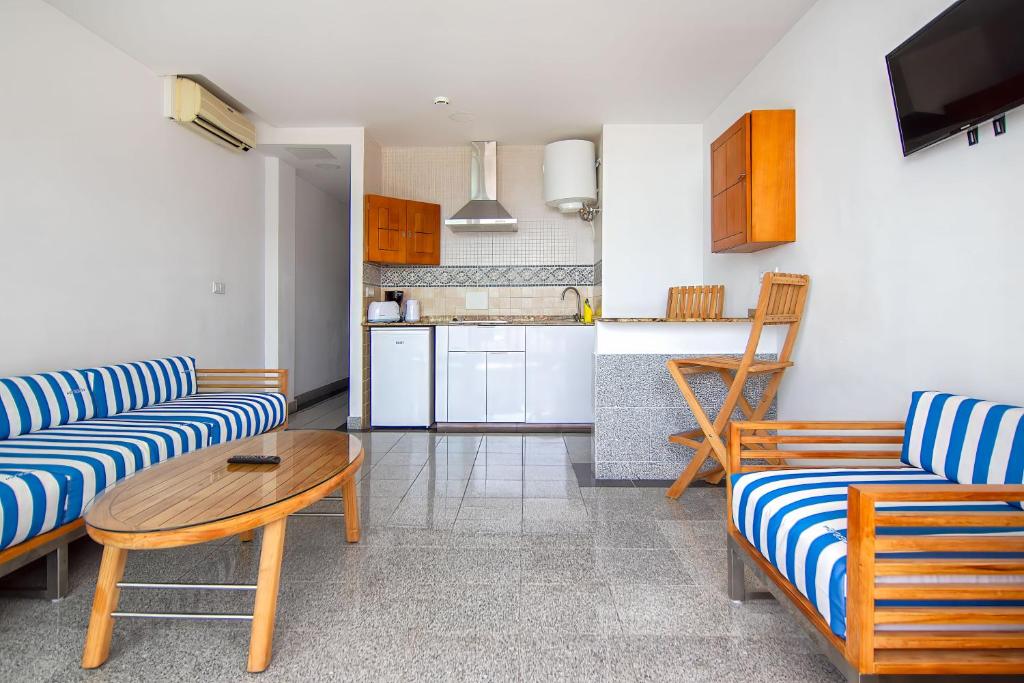 Aparthotel Maracaibo - Two-Bedroom Apartment (2 Adults + 2 Children)