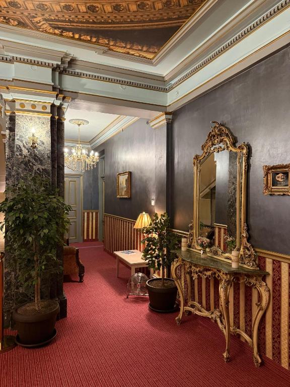 Noblesse Palace Old Town by NF - Resim 2